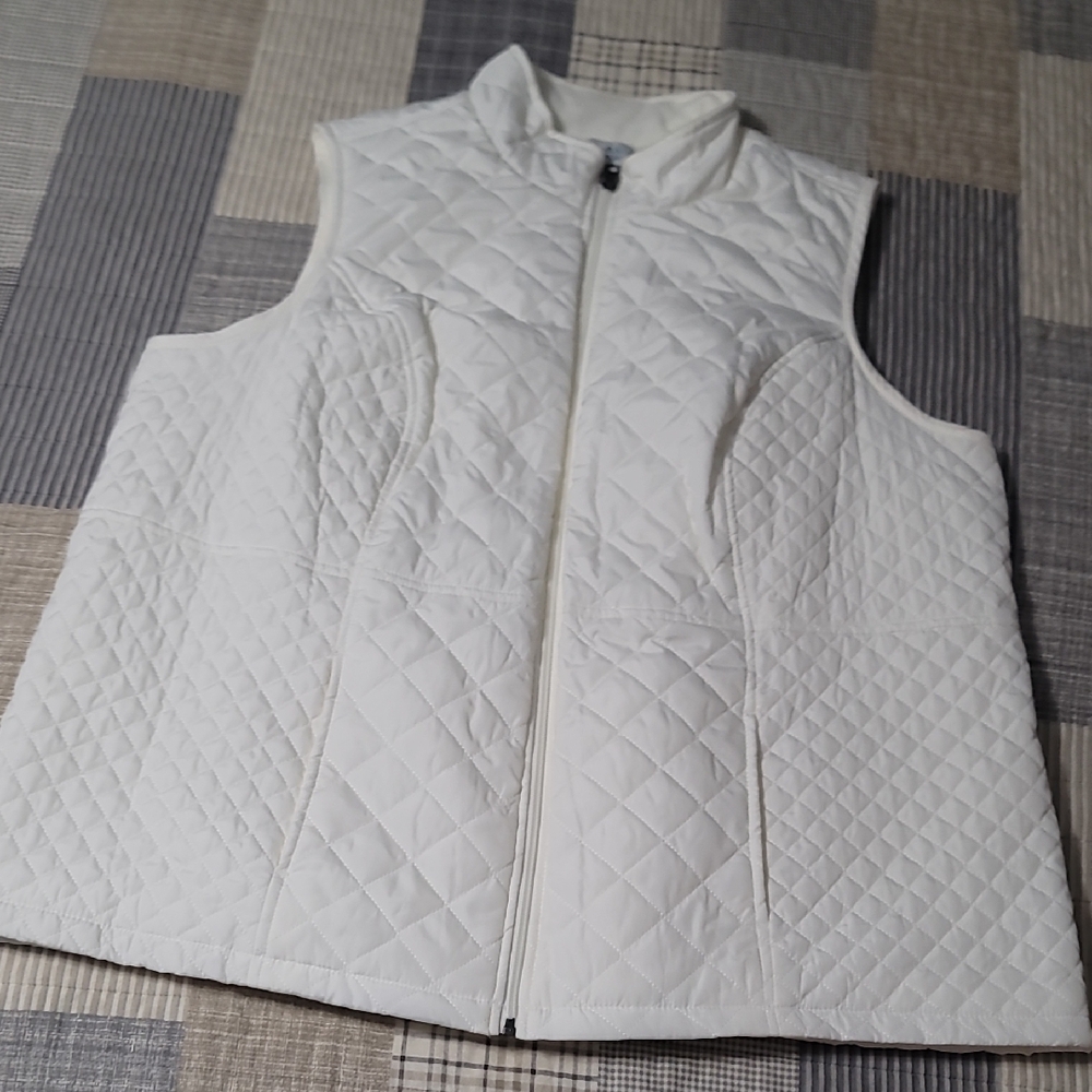 3/$20 croft & barrow 2X White Quilted Sleeveless Vest